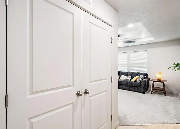 Heart Of Nampa-Hot Tub-Fenced Yard-Full Kitchen