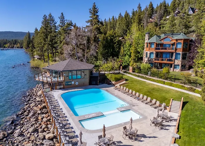 Remodeled 4Br Lakefront With Exceptional Amenities