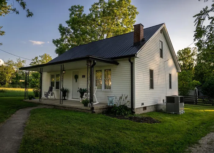 Country Feel With Downtown Convenience - Wifi - 10 Min To Red River Gorge & Natural Bridge