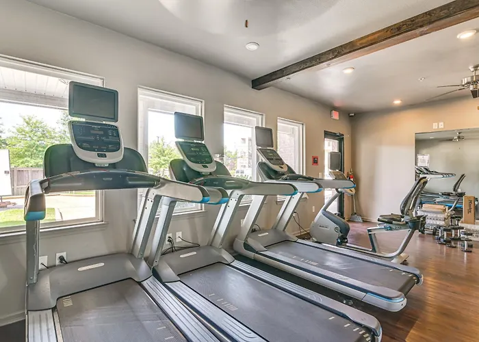 Cotton District Condo: Walkable Spot For Game Day!