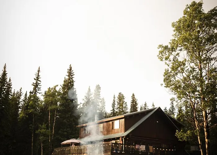 Off-Grid Mountain Lodge & 4 Cabins - Sauna, Hot Tub & Fishing