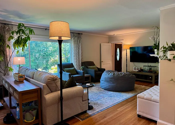 Spacious Downtown Clemson Home, Walkable Clemson University