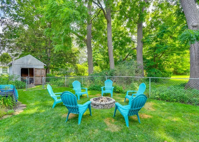 Sodus Point Home - Walkable To Beach!