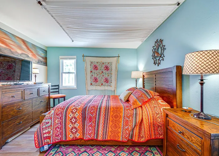 Charming Green Valley Townhome W/ Community Pool!