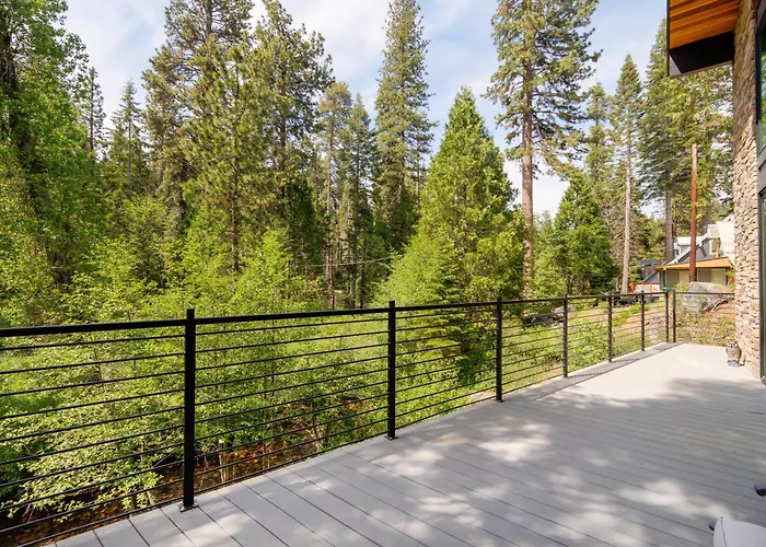 Mariposa Grove Creekside Retreat - To Be Featured On Staycation On The Destination Channel In 2026!