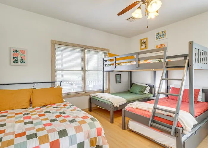 Spacious Cabin W/ Views, Near Lake Lawtonka!
