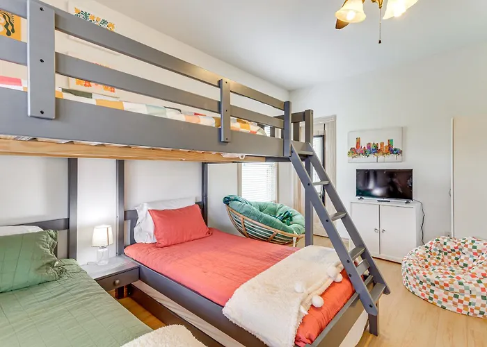Spacious Cabin W/ Views, Near Lake Lawtonka!