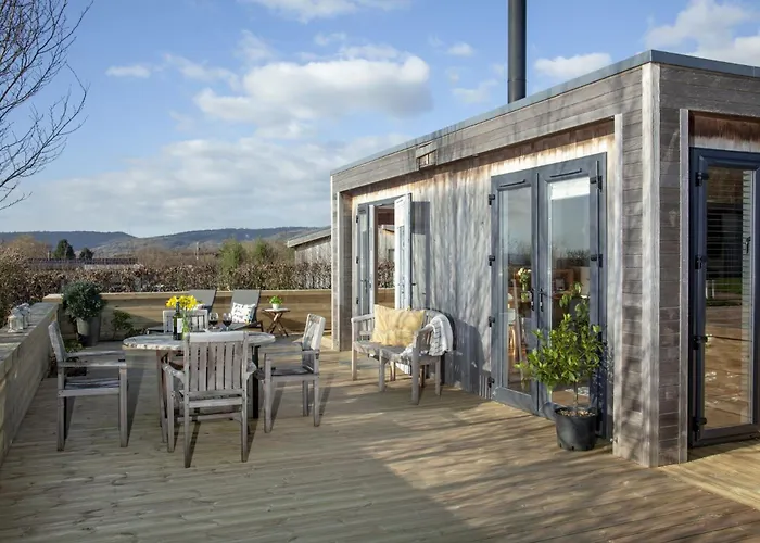 Peppers Lodge, Hot Tub, Woodburner