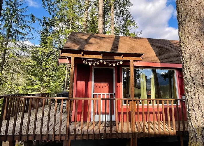 Mt Rainier Little Red Cabin