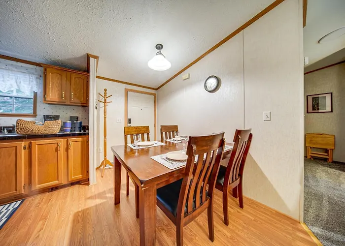 1 Mi To Lake Access: Erie Home W/ Private Backyard