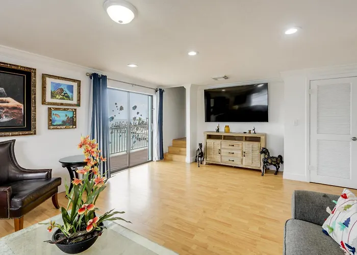 Walk To Beach: Florida Keys Gem W/ Ocean Views