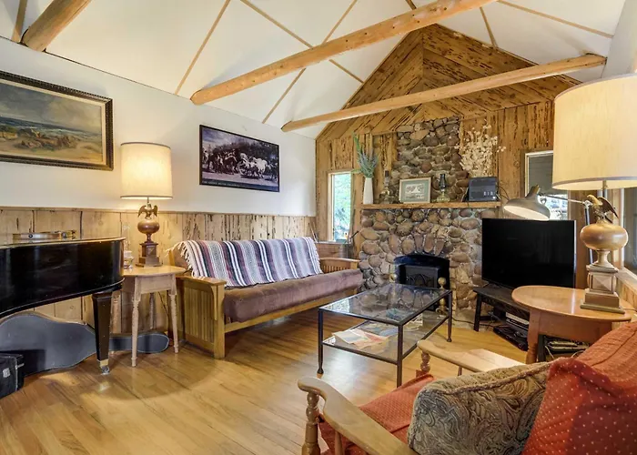 Fallsview Cabin Forest Escape W Rustic Charm