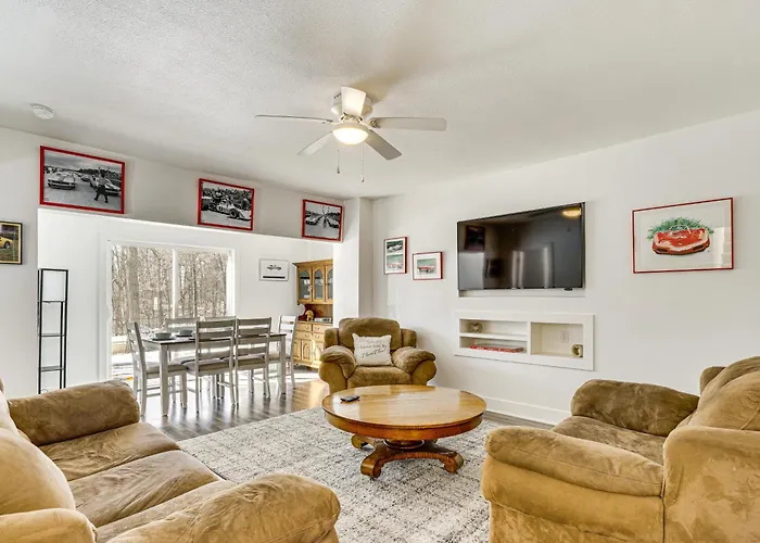 2 Mi To Road America: Pet-Friendly Duplex!