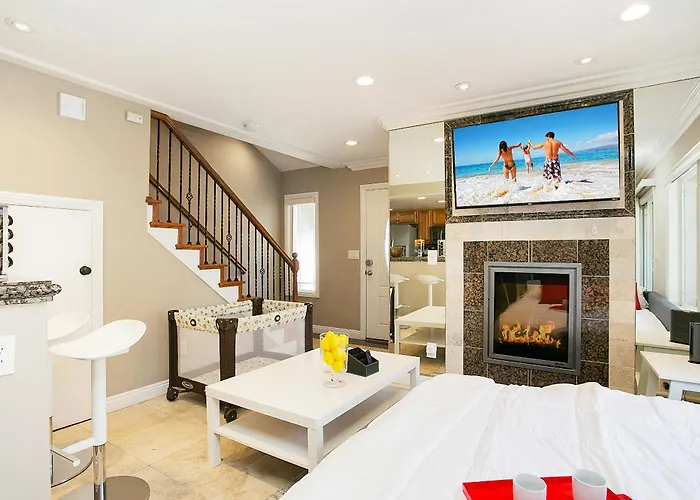 Multi-Level 2Br-Fast Wifi-Free Parking -Cm-1