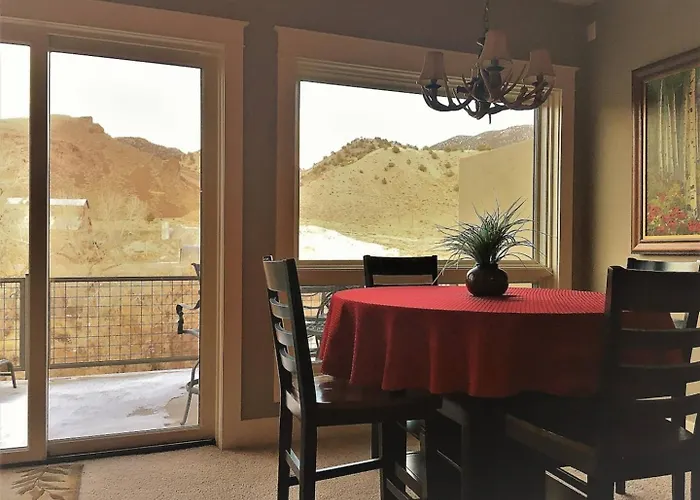 Riverfront Condo With Balcony, King Bed Str#267