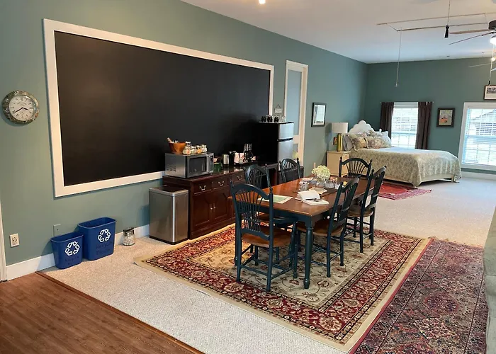 Full Circle Farm Inn