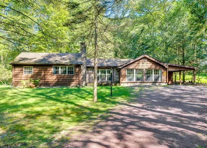 3 Mi To Slopes! Hot Tub Haven Near Lake Harmony