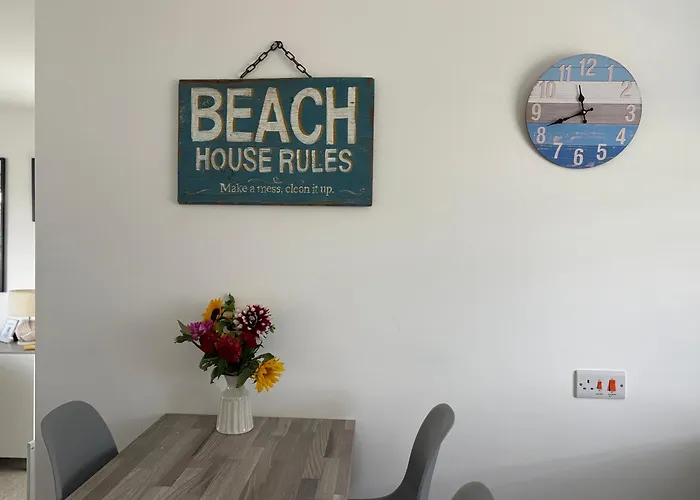 46 Gower Holiday Village With Swimming Pool