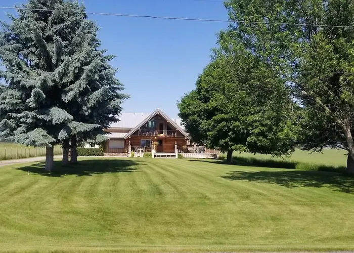 The Roost Lodge