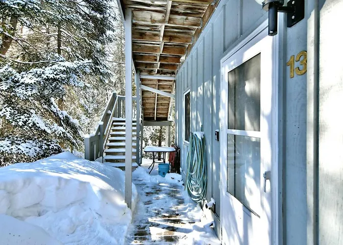 Hidden Gem, 3 Bed Cozy Condo - Dogs Welcomed