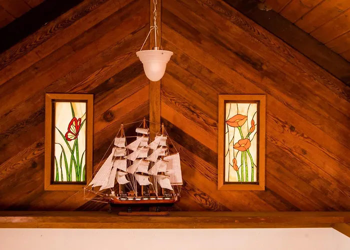 Oceanfront Pet Friendly Home With Hot Tub & Deck