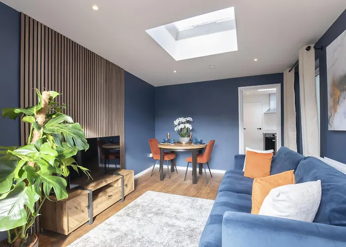 Luxurious 1 Bed Detached Home With Gated Parking