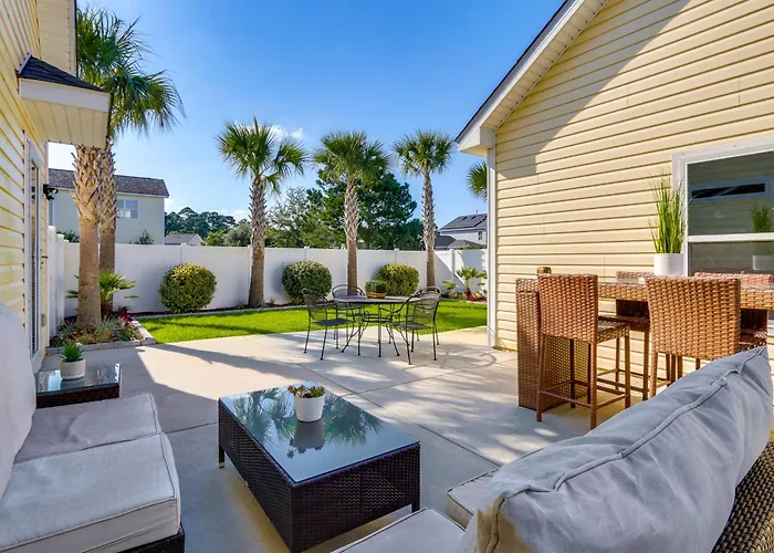 Coastal Home W/ Yard < 1 Mi To Old Town Bluffton!