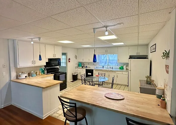 Thomaston Getaway Sleeps 10 Family Friendly Retreat Near Downtown Wedding Venues