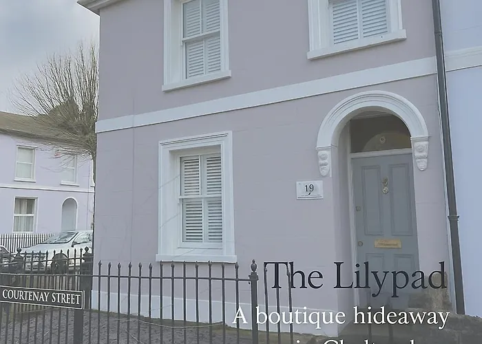 The Lily Pad - Boutique Townhouse, A Short Walk To Town Center And Racecourse