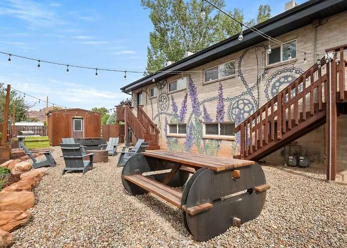 Downtown Cozy Home Base - Purple Sage 6
