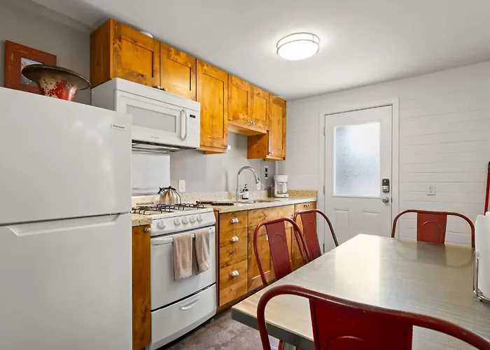 Downtown Cozy Home Base - Purple Sage 5