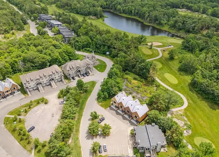 Luxury Resort Villa In Muskoka