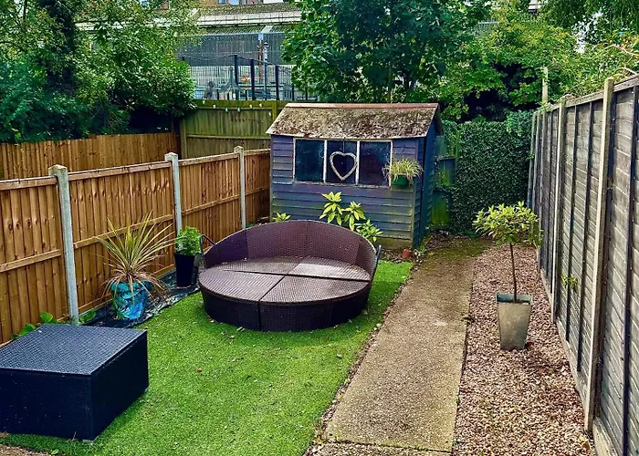 Stylish & Modern 2 Bedroom City Centre Norwich Home