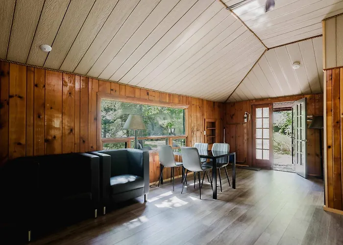 3-Bedroom Cottage #9 - Sand Bay