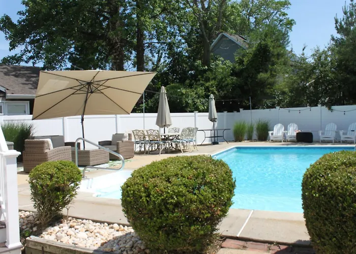Gorgeous Beach House With Large Pool & Private Beach, Just 3 Blocks Away!!