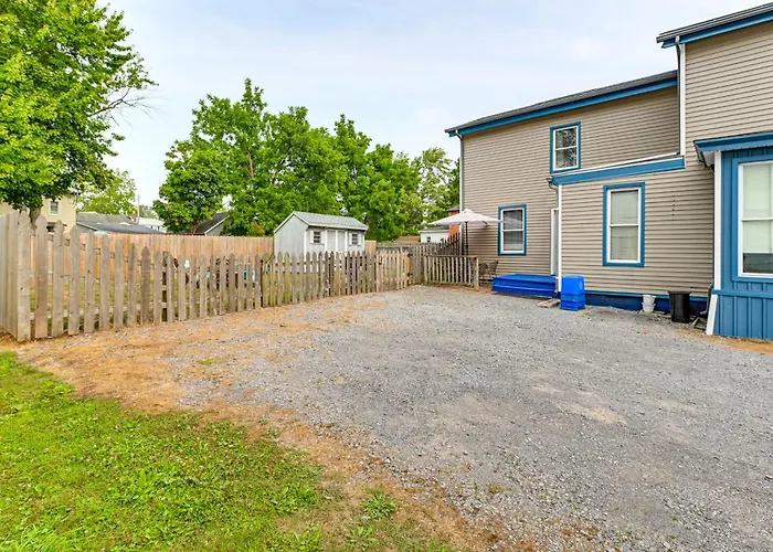 Walk To Dtwn Seneca Falls: Family Retreat W/ Yard!