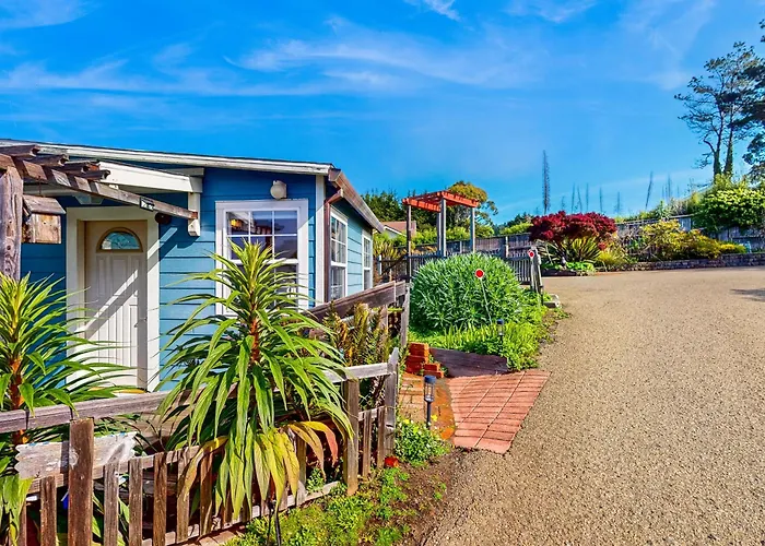 Mendocino Getaway - Ocean Views & Family Fun