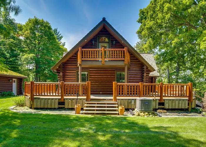 Family Home W/ Indoor Pool ~ 2 Mi To Elkhart Lake!