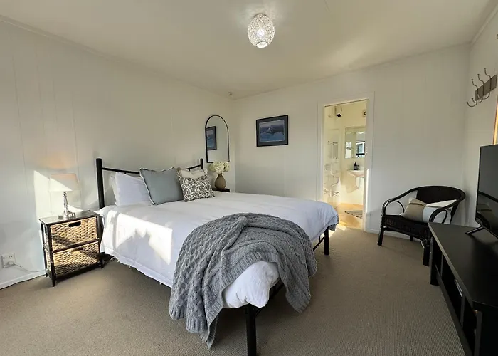 River Stone Retreat