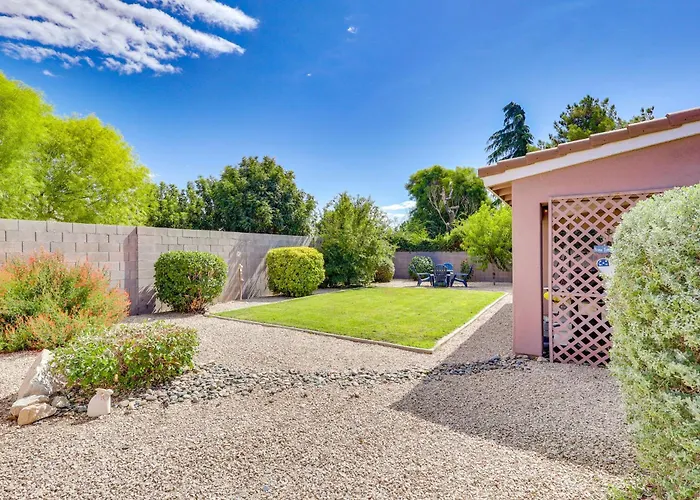Kingman Family Home: Yard, Grill & Room To Relax!