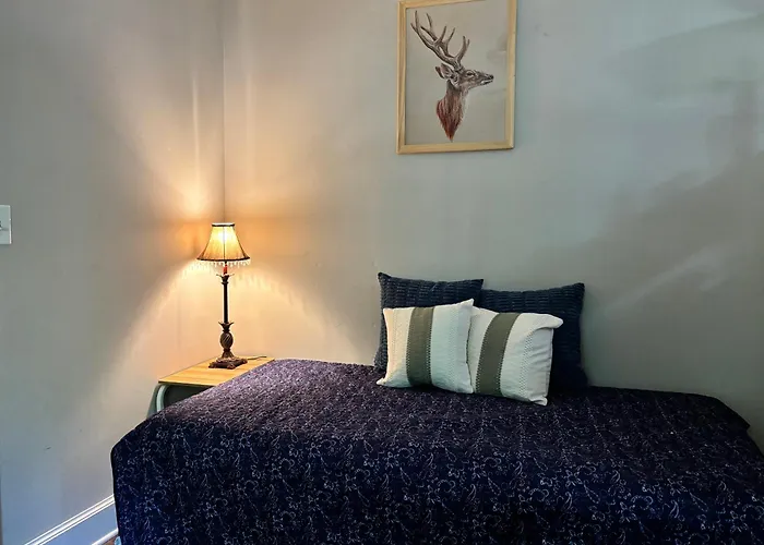 Pine Haven Getaway -Crib, Pets Welcome, Perfect For Families & Groups