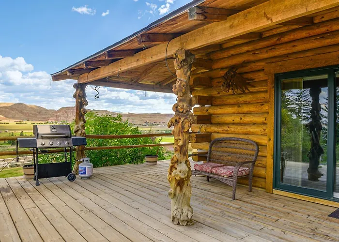 Stunning Mountain Views: Spacious Cabin In Dubois!