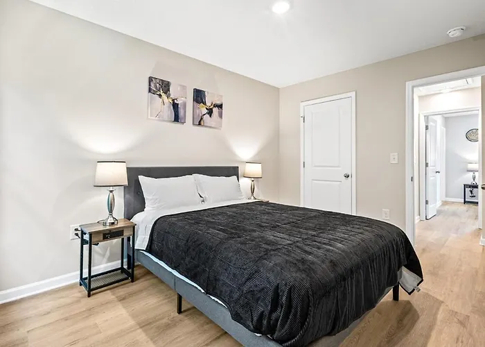 Elegant Escape Near Six Flags With Wifi, Ac