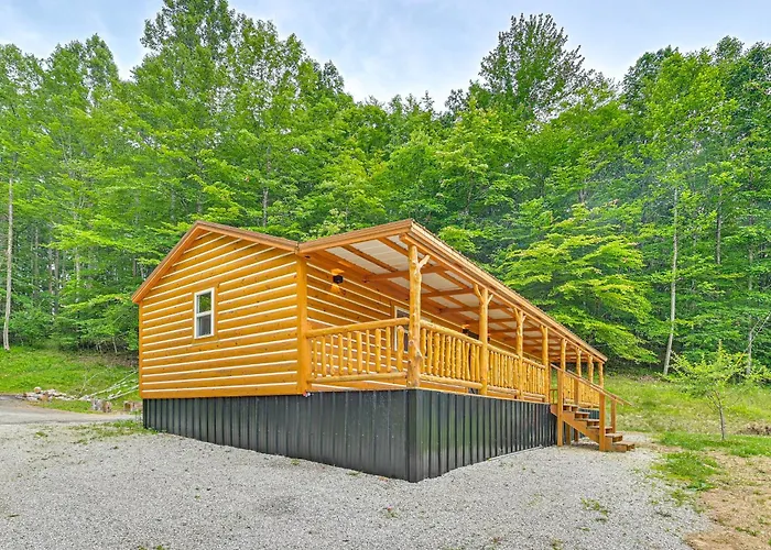 Covered Deck & Hot Tub: Cozy Retreat In Campton!