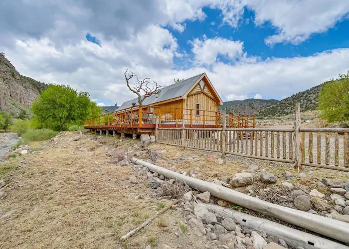 Creekside Cabin W/ Deck & Views In Panguitch!