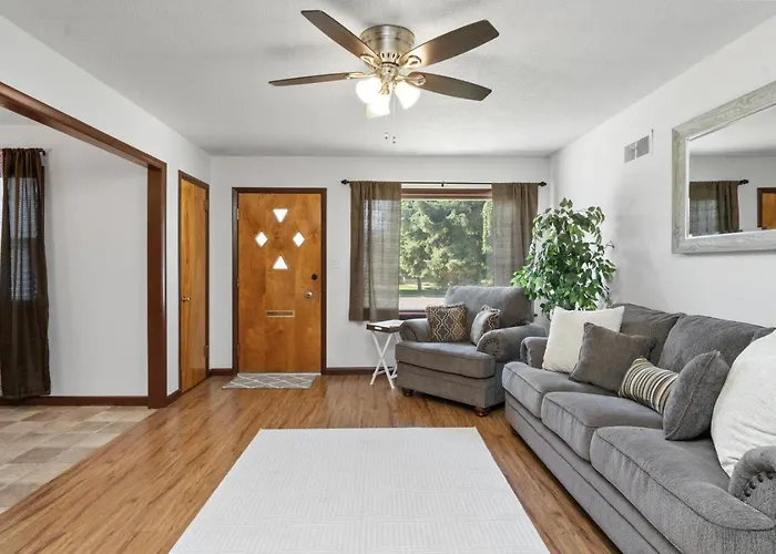 Relaxing Home Close To Malmstrom Afb And Aquatic Center
