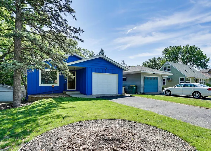 8 Mi To Central Minneapolis: Modern Home W/ Yard
