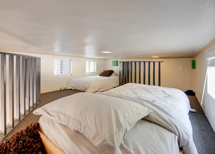 Near Lake Almanor & Golf: Cozy Cabin!