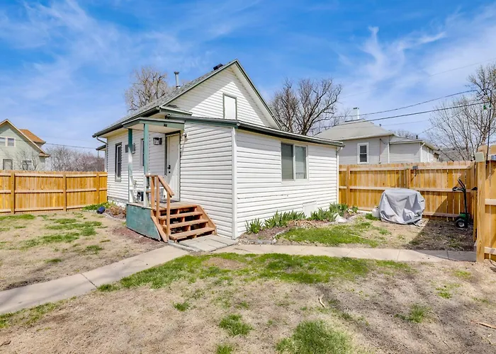 Walk To Memorial Stadium: Family Home W/ Patio