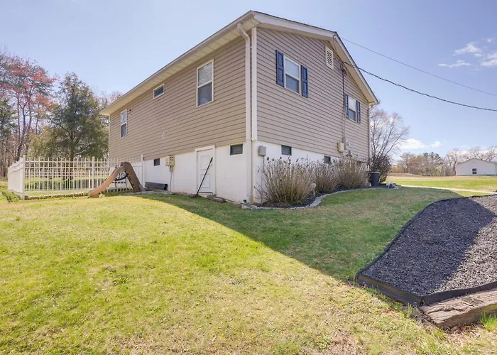 5 Mi To Dtwn Fredericksburg: Family Gem W/ Yard